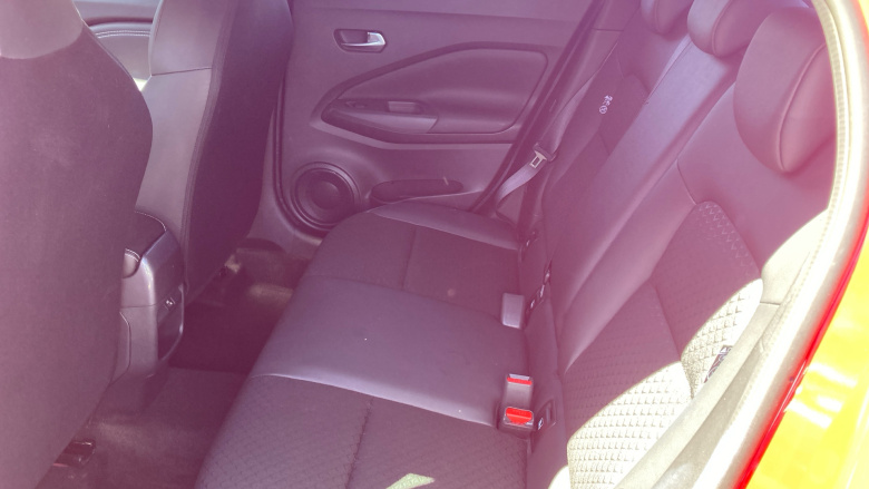 Nissan Juke 1.0 DiG-T 114 N-Connecta 5dr Petrol Hatchback
